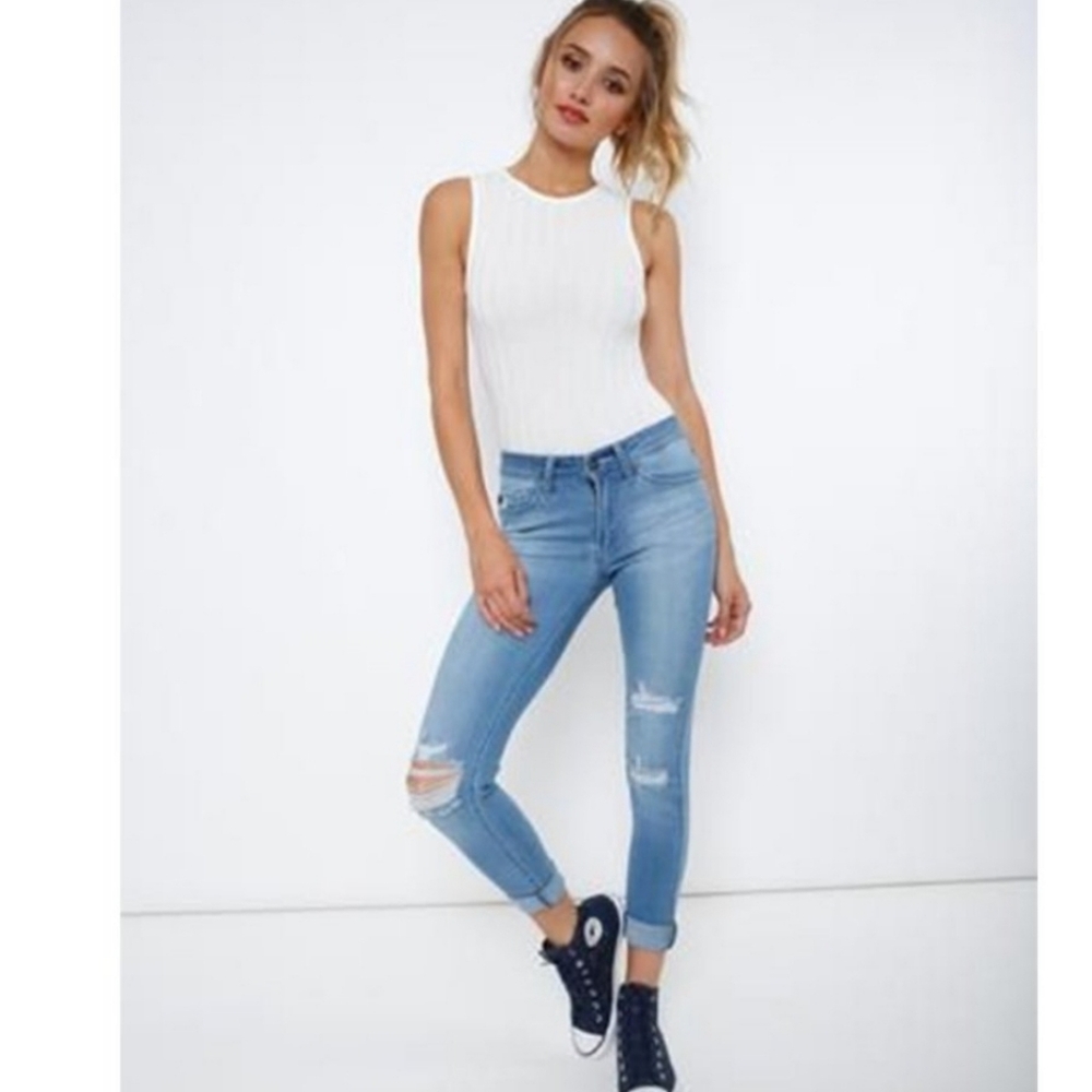 NWT KanCan mid rise distressed Skinny Jeans raw hem KC7212L